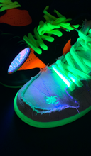 Load image into Gallery viewer, MOONDUST PHONY FINDER FLASHLIGHT (UV LEGIT CHECK LIGHT)